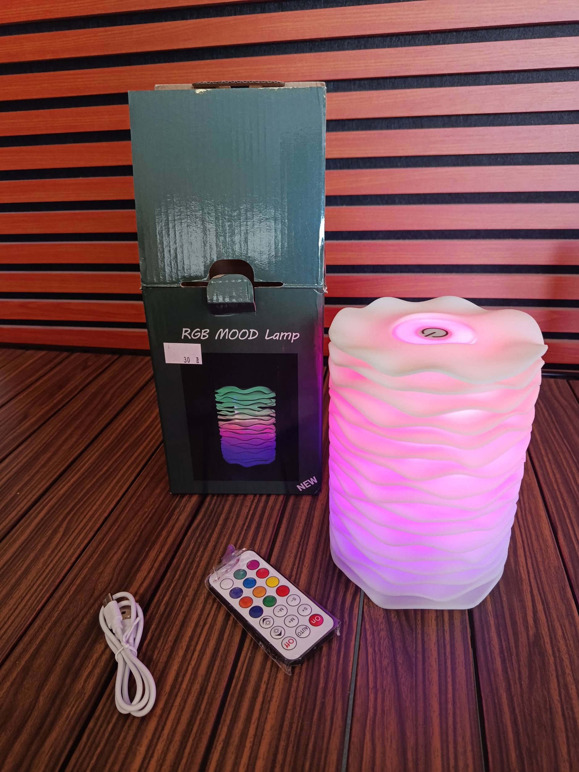 Lampka stołowa LED