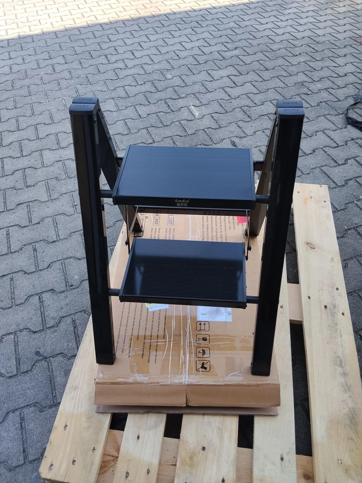 Aluminiowa drabinka dwustopniowa GameGem H00202-BK, czarna