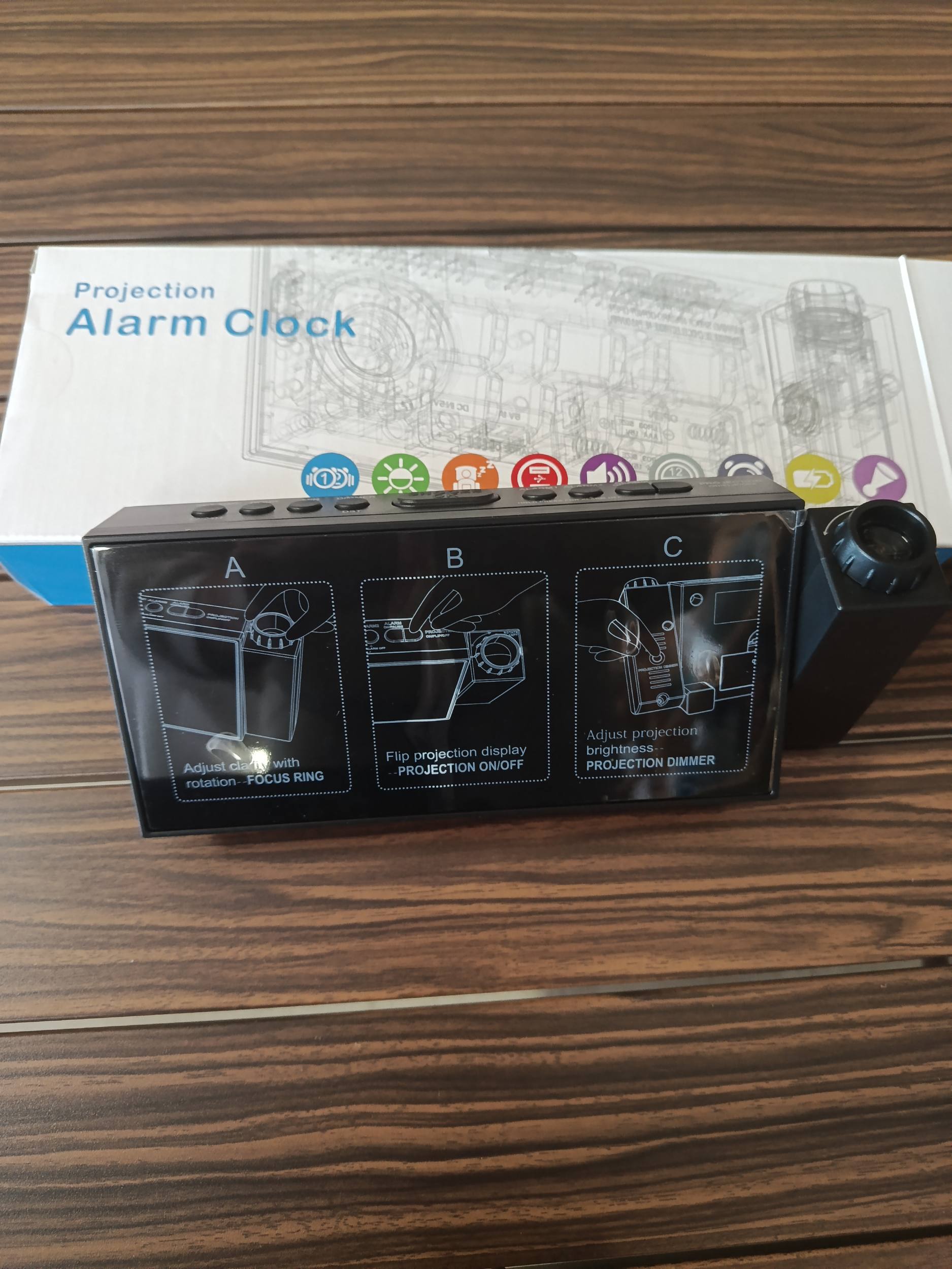 Cyfrowy budzik z projektorem LED i ładowarką USB ROCAM