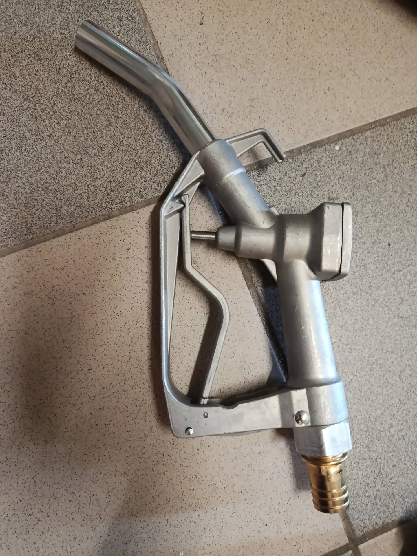 Manualny pistolet do nalewania paliwa oleju i nafty