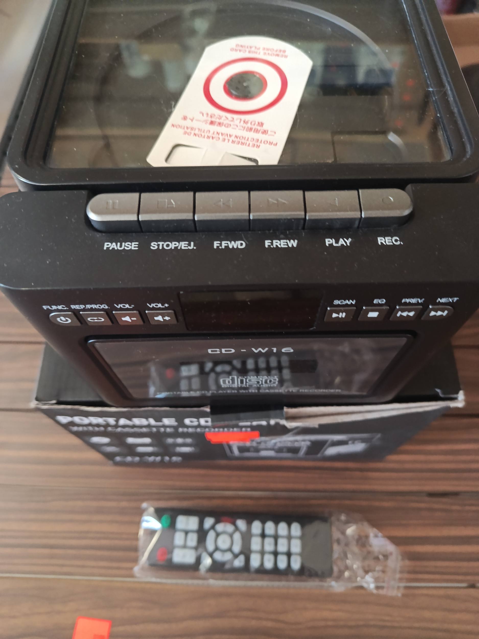 Przenośny odtwarzacz CD z obsługą kaset
